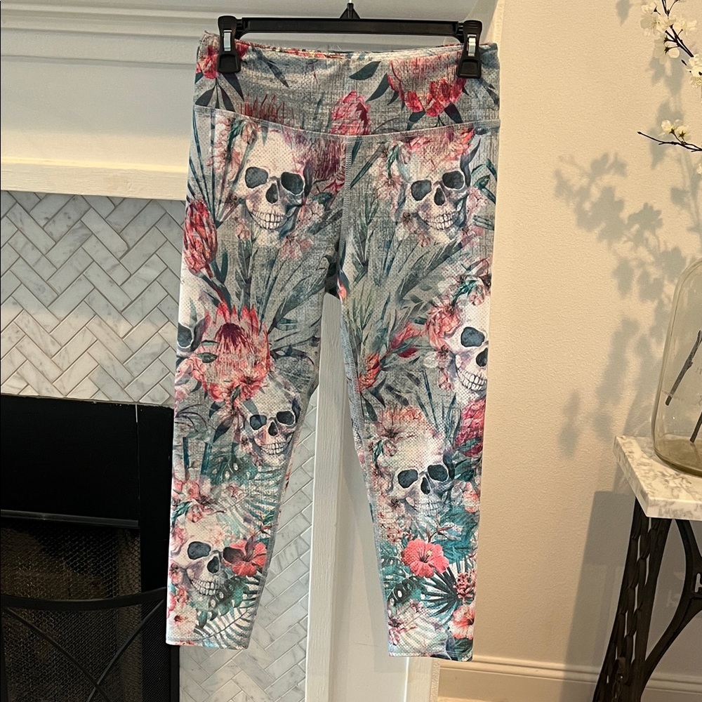 Evolution and Creation Tropical Floral capri Leggings